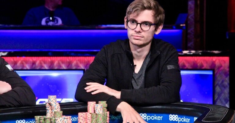 Foto von Streamer Fedor Holz bei einem Pokerturnier